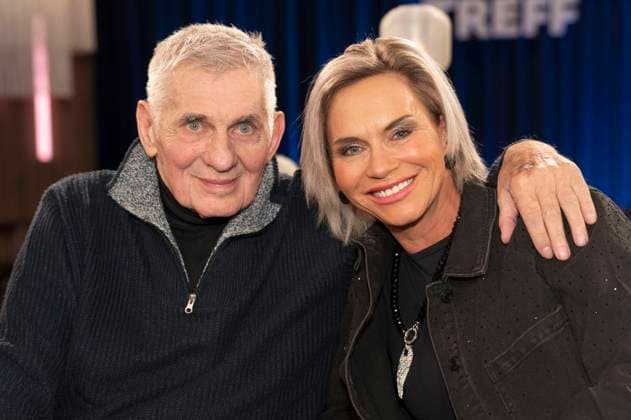 Heinz Hoenig mit Ehefrau Annika Kärsten-Hoenig bei der Aufzeichnung der WDR-Talkshow Kölner Treff im WDR Studio BS 3. Köln, 20.11.2025 *** Heinz Hoenig with wife Annika Kärsten Hoenig at the recording of the WDR talk show Kölner Treff in WDR Studio BS 3 Cologne, 20 11 2025 Foto:xC.xAdolph xFuturexImagex koelner_treff2011_5126