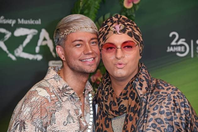 Julian F. M. Stöckel mit Freund Marcell Damaschke bei der TARZAN Musicalpremiere im Stage Theater Neue Flora in Hamburg am 20.11.2025