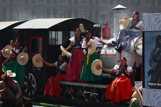 Mexico celebrates 115th Anniversary of the Mexican revolution with grand parade MEXICO CITY, MEXICO - NOVEMBER 20: People dressed in traditional outfits take part in Mexico’s Revolution Day Parade commemorating the 115th anniversary of the Mexican Revolution at Zocalo Square in Mexico City, Mexico on November 20, 2025. Daniel Cardenas Anadolu Mexico City Mexico. Editorial use only. Please get in touch for any other usage.  Copyright: x2025xAnadoluxDanielxCardenasx