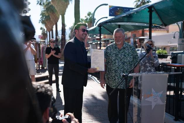 November 20, 2025, Palm Springs, California, USA: Actor, television host, producer, and LGBTQI+ advocateÃ‚ JONATHAN BENNETT honored with theÃ‚ 483rd starÃ‚ on theÃ‚ Palm Springs Walk of the Stars. Palm Springs USA - ZUMAp226 20251120_zep_p226_012 Copyright: xPatrickxPerezx
