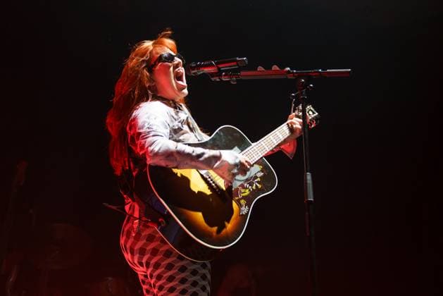 CMAT performs in Brighton, UK Brighton, UK, CMAT, Thursday 20 November 2025 at The Brighton Dome. CMAT an Irish singer, songwriter and musician Ciara Mary-Alice Thompson., Credit:Andy Sturmey Avalon United Kingdom  Copyright: xAndyxSturmeyx xAvalonx 1053615372