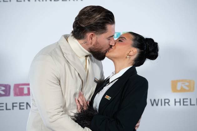 Mike und Leyla HEITER, TV Persoenlichkeiten, Portraet, Porträt, Portrait, Angeschnittenes Einzelbild, Einzelmotiv, 30. RTL Spendenmarathon Wir helfen Kindern , Fernsehen, 20.-21.11.2024 in Huerth, Deutschland,