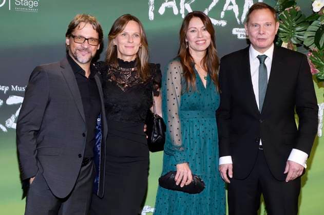 Patrick Bach mit Monika Grosse und Fabian Harloff mit Catharina Harloff bei der Premiere des Disney Musicals Tarzan im Stage Theater Neue Flora. Hamburg, 20.11.2025