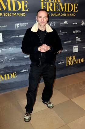 Mark Waschke bei der FFW Eröffnung mit der Premiere des Kinofilms L Ã tranger Der Fremde bei der 24. Französischen Filmwoche im Delphi Filmpalast. Berlin, 20.11.2025