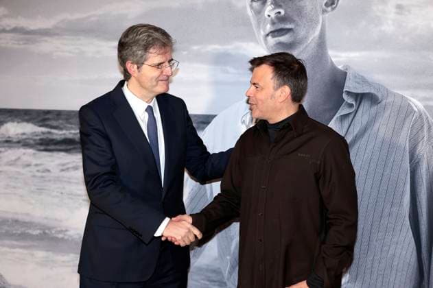 Francois Delattre und Francois Ozon bei der FFW Eröffnung mit der Premiere des Kinofilms L Ã tranger Der Fremde bei der 24. Französischen Filmwoche im Delphi Filmpalast. Berlin, 20.11.2025