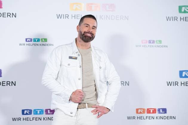Eloy DE JONG, Saenger, Musiker, Moderator, Portraet, Porträt, Portrait, Angeschnittenes Einzelbild, Einzelmotiv, 30. RTL Spendenmarathon Wir helfen Kindern , Fernsehen, 20.-21.11.2024 in Huerth, Deutschland,