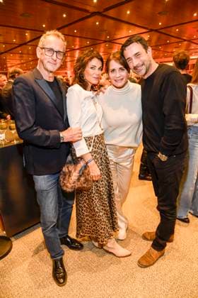 abb- Wolfram Becker, Gerit Kling, Anja Kling und Oliver Haas zu Gast bei der WELTPREMIERE von ALIZE vom Cirque du Soleil im Theater am Potsdamer Platz am 20.11.2025 in Berlin Berlin Deutschland