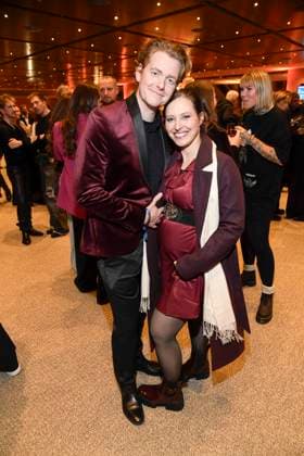 abb- Johannes Heinrichs und Nadja Jo Klapper zu Gast bei der WELTPREMIERE von ALIZE vom Cirque du Soleil im Theater am Potsdamer Platz am 20.11.2025 in Berlin Berlin Deutschland