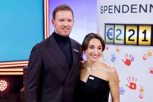 Fußballtrainer Julian Nagelsmann und seine Freundin Journalistin Lena Wurzenberger beim 30. RTL-Spendenmarathon 2025im Studio 8 der EMG Studios. Hürth, 20.11.2025 NRW Deutschland Copyright: xChristophxHardtx