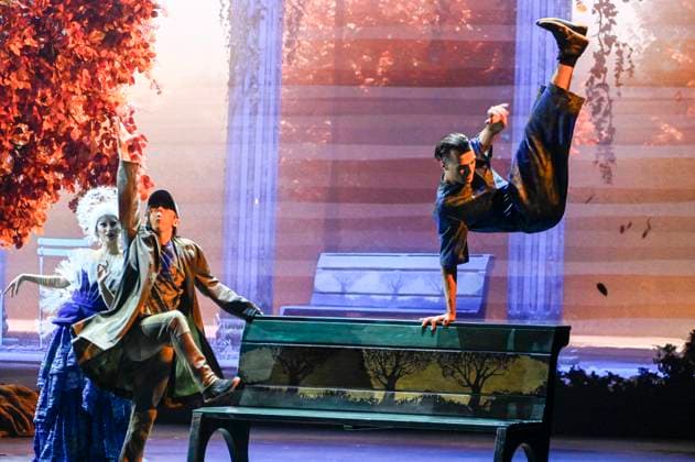 abb- Darsteller Kuenstler Akrobaten bei der Show in der Manage bei der WELTPREMIERE von ALIZE vom Cirque du Soleil im Theater am Potsdamer Platz am 20.11.2025 in Berlin Berlin Deutschland