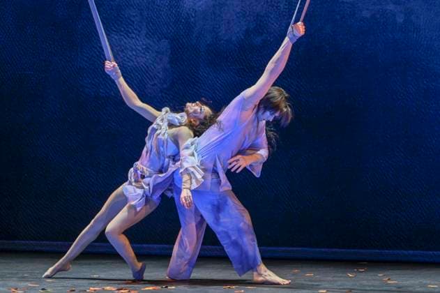 abb- Darsteller Kuenstler Akrobaten bei der Show in der Manage bei der WELTPREMIERE von ALIZE vom Cirque du Soleil im Theater am Potsdamer Platz am 20.11.2025 in Berlin Berlin Deutschland