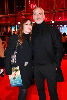 Simone Thomalla mit Partner Rene Marchand bei der Weltpremiere der Show Cirque du Soleil - Alize im Theater am Potsdamer Platz. Berlin, 20.11.2025