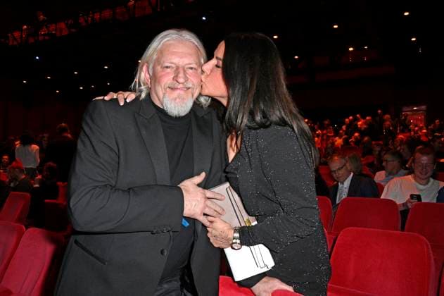 Frank Kessler mit Ehefrau Doreen Kessler bei der Weltpremiere der Show Cirque du Soleil - Alize im Theater am Potsdamer Platz. Berlin, 20.11.2025