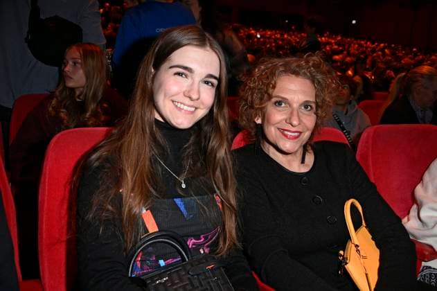 Olivia Kloss und Heike Kloss bei der Weltpremiere der Show Cirque du Soleil - Alize im Theater am Potsdamer Platz. Berlin, 20.11.2025