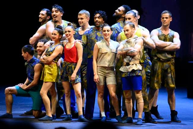 Ensemble bei der Weltpremiere der Show Cirque du Soleil - Alize im Theater am Potsdamer Platz. Berlin, 20.11.2025