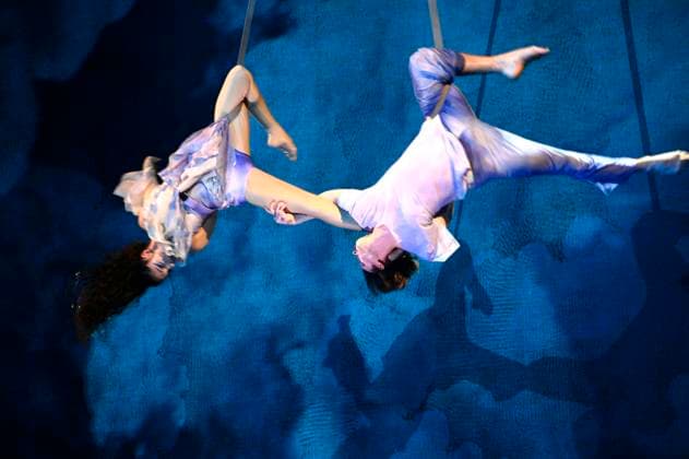 Ensemble bei der Weltpremiere der Show Cirque du Soleil - Alize im Theater am Potsdamer Platz. Berlin, 20.11.2025