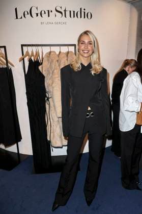 abb- Lena Gercke Model zu Gast bei der Christmas Shopping Night 2025 im Aksterhaus am 20.11.2025 in Hamburg Hamburg Deutschland