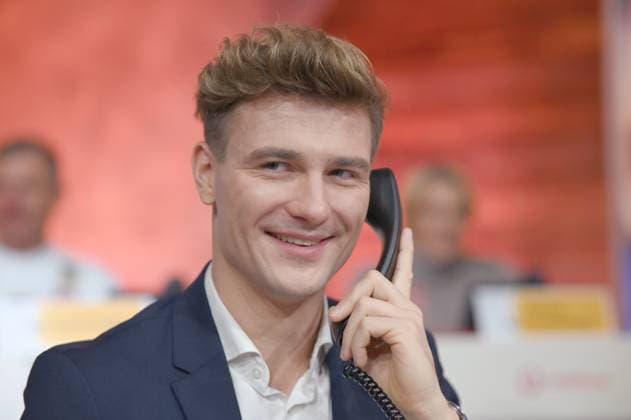 Friedrich DIECKMANN, Landwirt, Bauer sucht Frau, Portraet, Porträt, Portrait, Angeschnittenes Einzelbild, Einzelmotiv, 30. RTL Spendenmarathon Wir helfen Kindern , Fernsehen, 20.-21.11.2025 in Huerth, Deutschland,