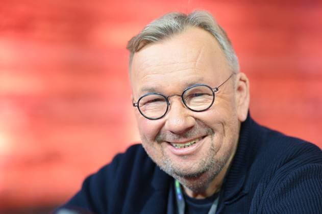Bernd STELTER, Saenger, Musiker, Komiker, Entertainer, Portraet, Porträt, Portrait, Angeschnittenes Einzelbild, Einzelmotiv, 30. RTL Spendenmarathon Wir helfen Kindern , Fernsehen, 20.-21.11.2025 in Huerth, Deutschland, *** Bernd STELTER, singer, musician, comedian, entertainer, portrait, portrait, portrait, cropped single image, single subject, 30 RTL Spendenmarathon Wir helfen Kindern , television, 20 21 11 2025 in Huerth, Germany,