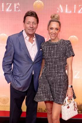 Alizé, Weltpremiere im Theater am Potsdamer Platz, Berlin, 20.11.2025 Peter Wolf und Melanie Wolf bei der Cirque du Soleil Alizé Weltpremiere im Berliner Theater am Potsdamer Platz am 20.11.2025-20.11.2025 in Berlin Berlin Theater am Potsdamer Platz Copyright: xJensxFinkex