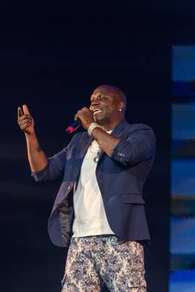 November 20, 2025, Dubai, United Arab Emirates: Singer Akon performs live at Soho garden as Luxury Real Estate Developer Leos launches its Leos Royal project. Dubai United Arab Emirates - ZUMAs197 20251120_aab_s197_037 Copyright: xNicolasxBriquetx