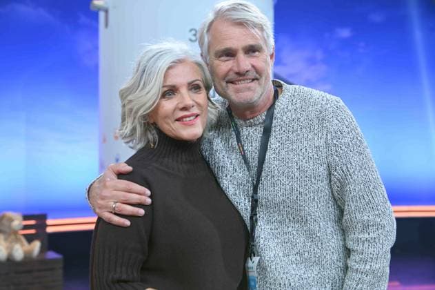 Birgit SCHROWANGE, Moderatorin, mit Ehemann Frank SPOTHELFER, Portraet, Porträt, Portrait, Angeschnittenes Einzelbild, Einzelmotiv, 30. RTL Spendenmarathon Wir helfen Kindern , Fernsehen, 20.-21.11.2025 in Huerth, Deutschland,