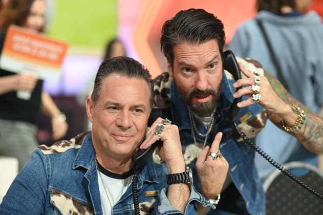 Sascha VOLLMER und Alec VOELKEL, Völkel, The BOSSHOSS, BOSS HOSS, Band, Saenger, Musiker, 30. RTL Spendenmarathon Wir helfen Kindern , Fernsehen, 20.-21.11.2025 in Huerth, Deutschland,