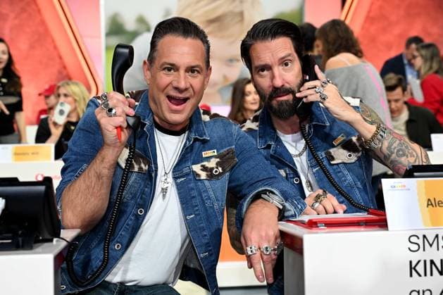 30. RTL-Spendenmarathon 2025 am 21.11.2025 im EMG Studio 8 in Hürth Sascha Vollmer, links und Alec Voelk beim 30. RTL-Spendenmarathon 2025 am 21.11.2025 im EMG Studio 8 in Hürth.