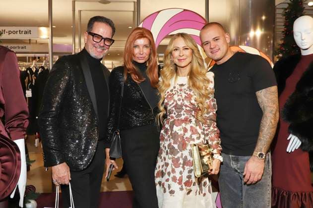 Alex Jolig, Britt Jolig, Jenny Elvers und Paul Jolig bei der 15. Alsterhaus Christmas Shopping Night 2025 im Alsterhaus. Hamburg, 20.11.2025