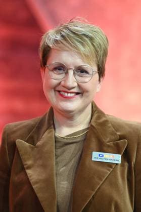 Gabriele HAESSIG, Procter und Gamble, Portraet, Porträt, Portrait, Angeschnittenes Einzelbild, Einzelmotiv, 30. RTL Spendenmarathon Wir helfen Kindern , Fernsehen, 20.-21.11.2025 in Huerth, Deutschland,