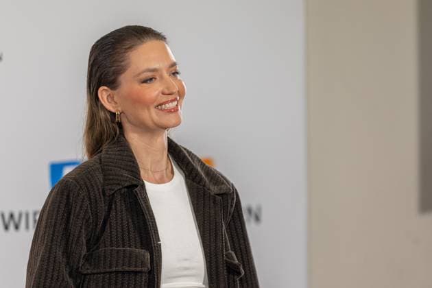 RTL Spendenmarathon in Köln, 21.11.2025. Schauspielerin Amrei HAARDT (AWZ) - Der 30. RTL-Spendenmarathon läuft derzeit in den EMG-Studios in Köln-Hürth. Zum Jubiläum wird erstmals 30 Stunden lang gesendet. Prominente Unterstützer nehmen live am Spendentelefon Spenden für Kinder in Not entgegen. Köln Hürth Nordrhein-Westfalen Deutschland Copyright: xBonn.digitalx