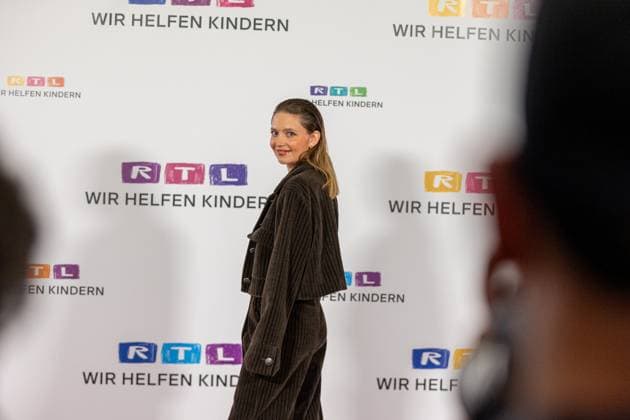 RTL Spendenmarathon in Köln, 21.11.2025. Schauspielerin Amrei HAARDT (AWZ) - Der 30. RTL-Spendenmarathon läuft derzeit in den EMG-Studios in Köln-Hürth. Zum Jubiläum wird erstmals 30 Stunden lang gesendet. Prominente Unterstützer nehmen live am Spendentelefon Spenden für Kinder in Not entgegen. Köln Hürth Nordrhein-Westfalen Deutschland Copyright: xBonn.digitalx