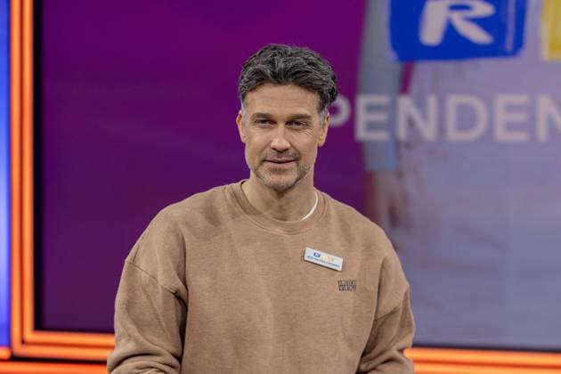 RTL Spendenmarathon in Köln, 21.11.2025. Wayne CARPENDALE - Der 30. RTL-Spendenmarathon läuft derzeit in den EMG-Studios in Köln-Hürth. Zum Jubiläum wird erstmals 30 Stunden lang gesendet. Prominente Unterstützer nehmen live am Spendentelefon Spenden für Kinder in Not entgegen. Köln Hürth Nordrhein-Westfalen Deutschland Copyright: xBonn.digitalx