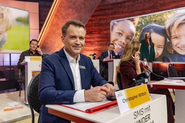 RTL Spendenmarathon in Köln, 21.11.2025. Christopher WITTICH - Der 30. RTL-Spendenmarathon läuft derzeit in den EMG-Studios in Köln-Hürth. Zum Jubiläum wird erstmals 30 Stunden lang gesendet. Prominente Unterstützer nehmen live am Spendentelefon Spenden für Kinder in Not entgegen. Köln Hürth Nordrhein-Westfalen Deutschland Copyright: xBonn.digitalx