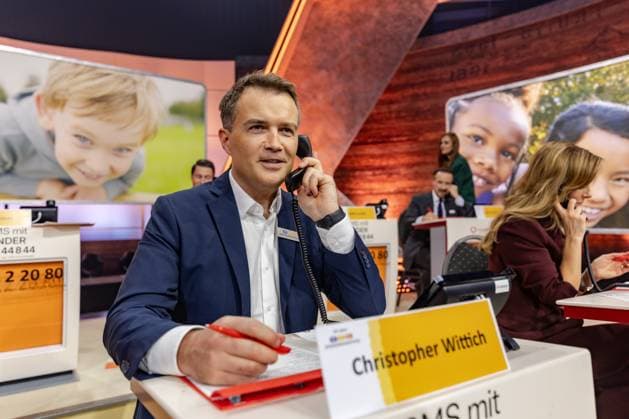 RTL Spendenmarathon in Köln, 21.11.2025. Christopher WITTICH - Der 30. RTL-Spendenmarathon läuft derzeit in den EMG-Studios in Köln-Hürth. Zum Jubiläum wird erstmals 30 Stunden lang gesendet. Prominente Unterstützer nehmen live am Spendentelefon Spenden für Kinder in Not entgegen. Köln Hürth Nordrhein-Westfalen Deutschland Copyright: xBonn.digitalx