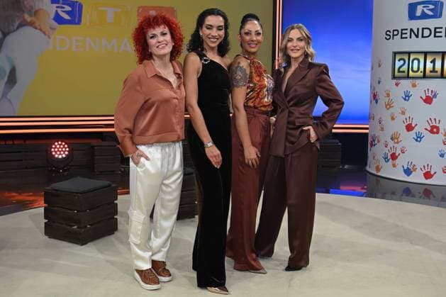 30. RTL-Spendenmarathon 2025 am 21.11.2025 im EMG Studio 8 in Hürth V.l.n.r. Lucy Diakovska ( No Angels ), Nadja Benaissa, ( No Angels )Jessica Wahls ( No Angels ), Sandy Mölling ( No Angels ) beim 30. RTL-Spendenmarathon 2025 am 21.11.2025 im EMG Studio 8 in Hürth.