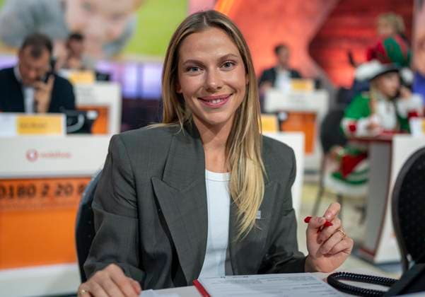 Schauspielerin Cheyenne Pahde beim 30. RTL-Spendenmarathon 2025 im Studio 8 der EMG Studios in Hürth, 21.11.2025 30th RTL Charity Marathon 2025 in Studio 8 of the EMG Studios in Hürth Copyright: HMBxMedia MarcoxBader