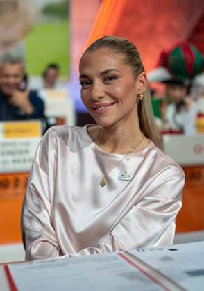 Schauspielerin Valentina Pahde beim 30. RTL-Spendenmarathon 2025 im Studio 8 der EMG Studios in Hürth, 21.11.2025 30th RTL Charity Marathon 2025 in Studio 8 of the EMG Studios in Hürth Copyright: HMBxMedia MarcoxBader
