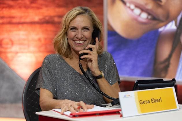 RTL Spendenmarathon in Köln, 21.11.2025. Gesa Eberl - Der 30. RTL-Spendenmarathon läuft derzeit in den EMG-Studios in Köln-Hürth. Zum Jubiläum wird erstmals 30 Stunden lang gesendet. Prominente Unterstützer nehmen live am Spendentelefon Spenden für Kinder in Not entgegen. Köln Hürth Nordrhein-Westfalen Deutschland Copyright: xBonn.digitalx