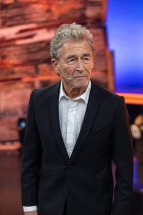 RTL Spendenmarathon in Köln, 21.11.2025. Musik Legende Peter MAFFAY - Der 30. RTL-Spendenmarathon läuft derzeit in den EMG-Studios in Köln-Hürth. Zum Jubiläum wird erstmals 30 Stunden lang gesendet. Prominente Unterstützer nehmen live am Spendentelefon Spenden für Kinder in Not entgegen. Köln Hürth Nordrhein-Westfalen Deutschland Copyright: xBonn.digitalx