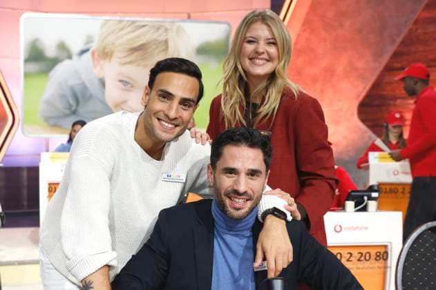 Timur Ülker, Jan Kittmann und Josefin Bressel beim 30. RTL-Spendenmarathon 2025 im Studio 8 der EMG Studios. Hürth, 21.11.2025