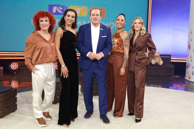 Lucy Diakovska, Nadja Benaissa, Wolfram Kons, Jessica Wahls und Sandy Mölling von den No Angels beim 30. RTL-Spendenmarathon 2025 im Studio 8 der EMG Studios. Hürth, 21.11.2025