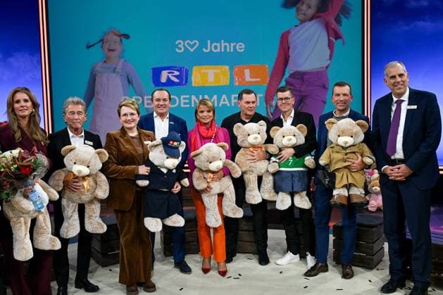 30. RTL-Spendenmarathon 2025 am 21.11.2025 im EMG Studio 8 in Hürth Gruppenbild zum Schluss beim 30. RTL-Spendenmarathon 2025 am 21.11.2025 im EMG Studio 8 in Hürth.