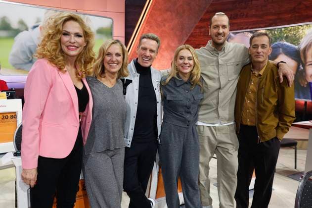 Sonya Kraus, Gesa Eberl, Jürgen Milski, Inga Leschek, Pascal Hens und Jan Sosniok beim 30. RTL-Spendenmarathon 2025 im Studio 8 der EMG Studios. Hürth, 21.11.2025