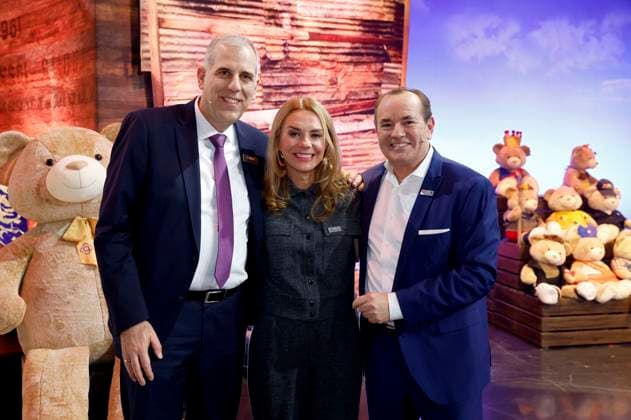 Stephan Schmitter, Inga Leschek und Wolfram Kons beim 30. RTL-Spendenmarathon 2025 im Studio 8 der EMG Studios. Hürth, 21.11.2025
