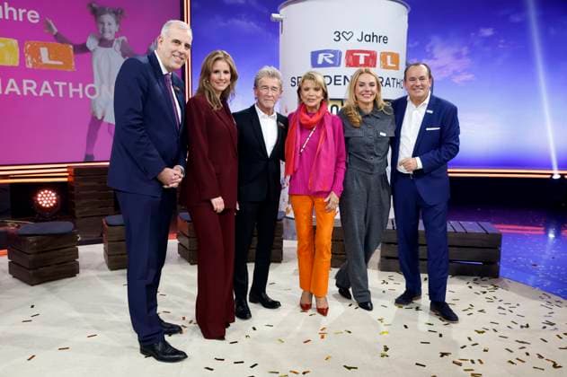 Stephan Schmitter, Mareile Höppner, Peter Maffay, Uschi Glas, Inga Leschek und Wolfram Kons beim 30. RTL-Spendenmarathon 2025 im Studio 8 der EMG Studios. Hürth, 21.11.2025