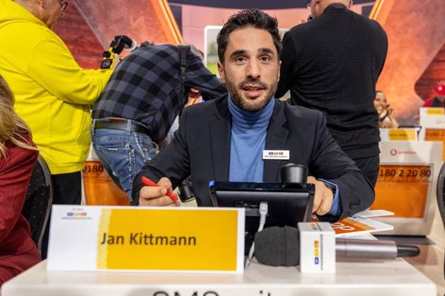 RTL Spendenmarathon in Köln, 21.11.2025. Jan Kittmann - Der 30. RTL-Spendenmarathon läuft derzeit in den EMG-Studios in Köln-Hürth. Zum Jubiläum wird erstmals 30 Stunden lang gesendet. Prominente Unterstützer nehmen live am Spendentelefon Spenden für Kinder in Not entgegen. Köln Hürth Nordrhein-Westfalen Deutschland Copyright: xBonn.digitalx