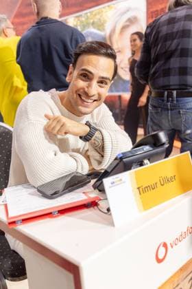RTL Spendenmarathon in Köln, 21.11.2025. Timur Ülker, Jan Kittmann,Der 30. RTL-Spendenmarathon läuft derzeit in den EMG-Studios in Köln-Hürth. Zum Jubiläum wird erstmals 30 Stunden lang gesendet. Prominente Unterstützer nehmen live am Spendentelefon Spenden für Kinder in Not entgegen. Köln Hürth Nordrhein-Westfalen Deutschland Copyright: xBonn.digitalx