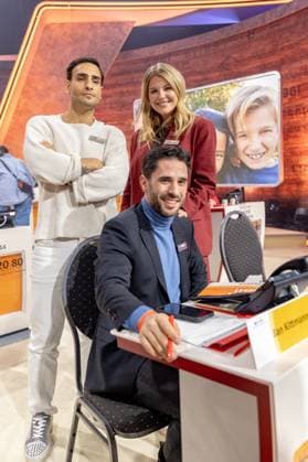 RTL Spendenmarathon in Köln, 21.11.2025. Timur Ülker, Josefin Bressel, Jan Kittmann (alle GZSZ) - Der 30. RTL-Spendenmarathon läuft derzeit in den EMG-Studios in Köln-Hürth. Zum Jubiläum wird erstmals 30 Stunden lang gesendet. Prominente Unterstützer nehmen live am Spendentelefon Spenden für Kinder in Not entgegen. Köln Hürth Nordrhein-Westfalen Deutschland Copyright: xBonn.digitalx
