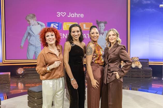 RTL Spendenmarathon in Köln, 21.11.2025. No Angels (Lucy Diakovska , Nadja Benaissa, Jessica Wahls und Sandy Mölling) - Der 30. RTL-Spendenmarathon läuft derzeit in den EMG-Studios in Köln-Hürth. Zum Jubiläum wird erstmals 30 Stunden lang gesendet. Prominente Unterstützer nehmen live am Spendentelefon Spenden für Kinder in Not entgegen. Köln Hürth Nordrhein-Westfalen Deutschland Copyright: xBonn.digitalx